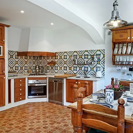 Toctoc Park Beach Villa Estepona